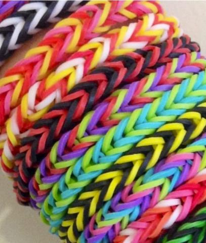 Multicolored patterned rubber band bracelets